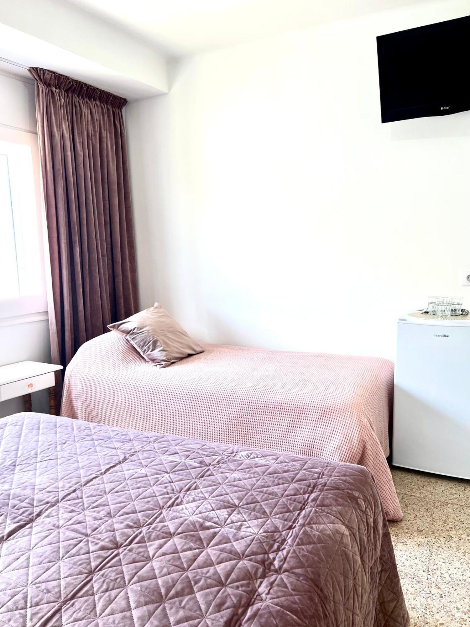 Escondite Central Con Terraza Compartida En La Azotea Roses Chambre photo